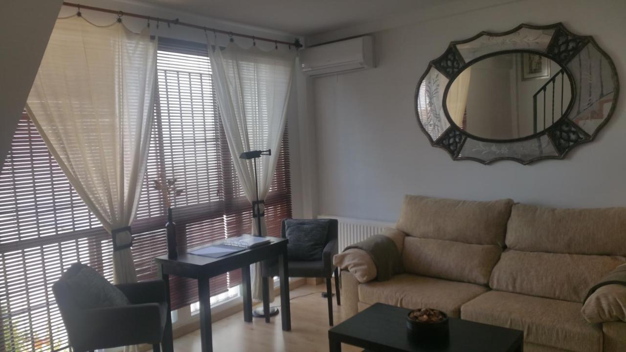 Appartamento Acogedor Duplex En El Centro - Wifi Siviglia Esterno foto